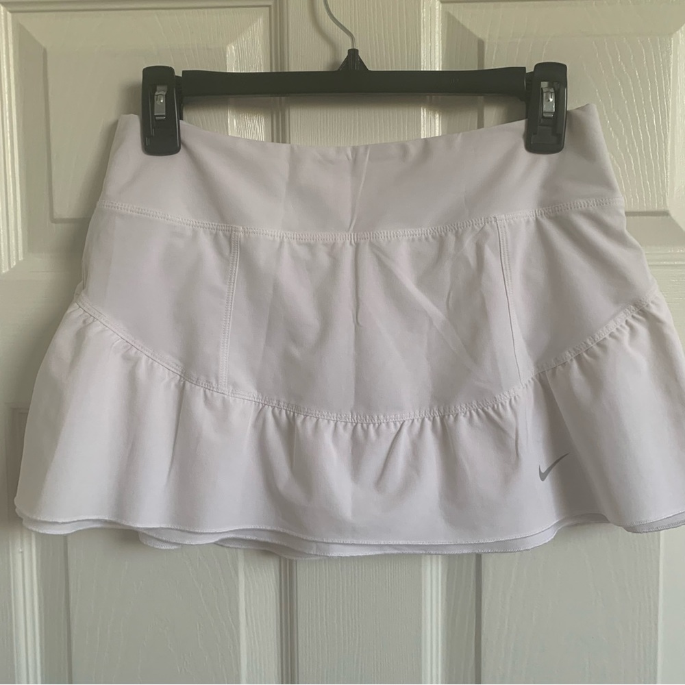 White Nike dri-fit tennis skirt size S